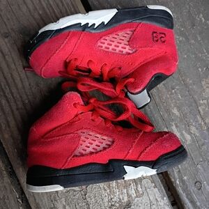 Toddler Nike Air Jordan 5 V Retro Raging Bull Red Suede Shoes. Size 6C